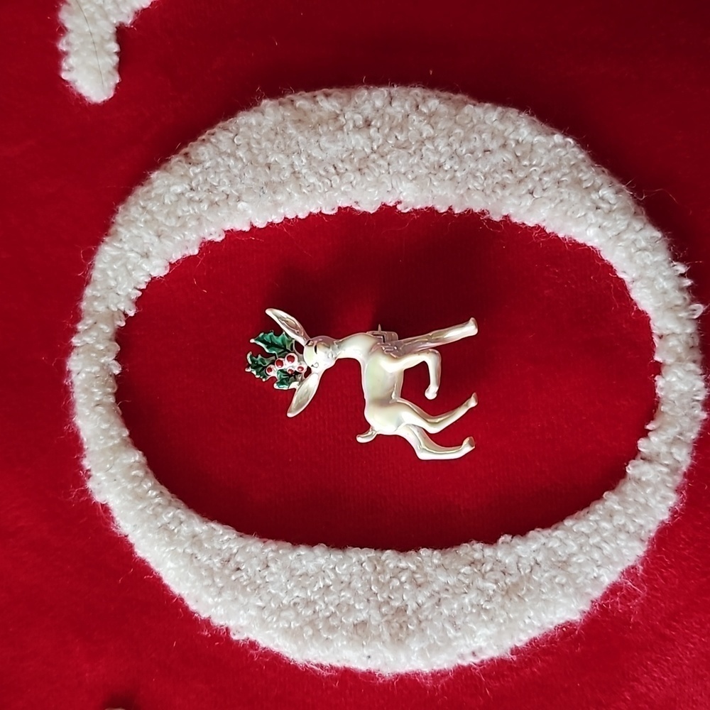 Vintage White Enamel Deer Skatter Pin by Gerrys